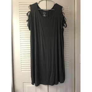 24/7 LIKE NEW GREY DRESS!!